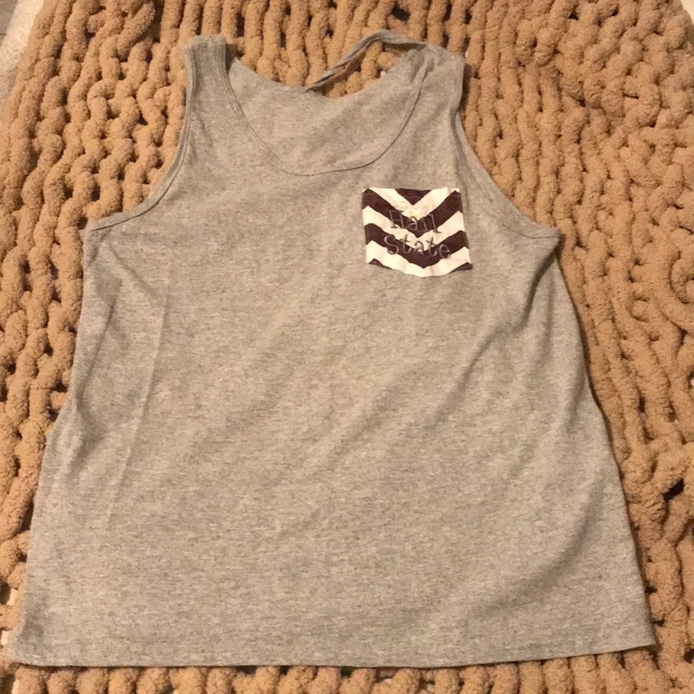 gray tank top